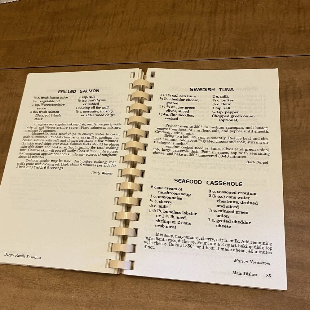 VTG Dargel Family Favorites Cookbook Sharon Peterson Lapeer Michigan Comb Bound